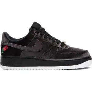 Nike Air Force 1 07 QS 'Velvet Rose' sneakers, gray-black/multicolor