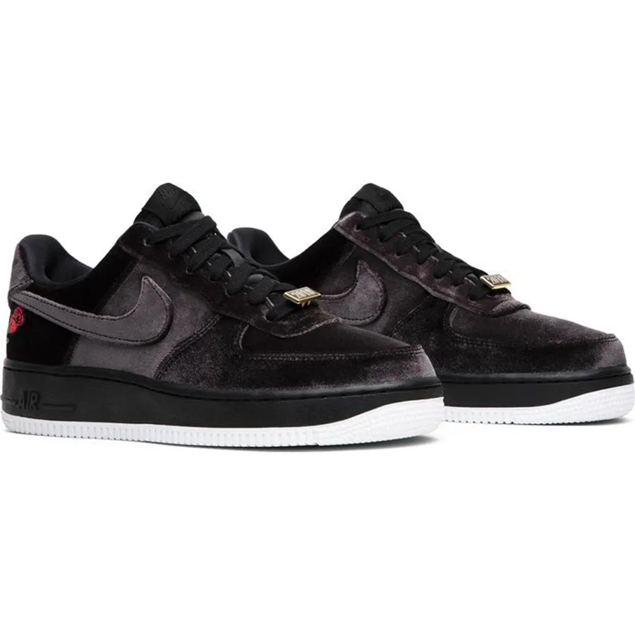 Nike Air Force 1 07 QS 'Velvet Rose' sneakers, gray-black/multicolor